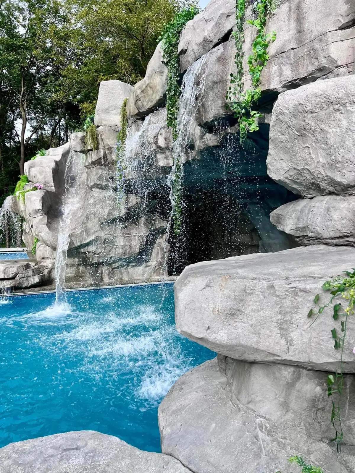 Large grotto waterfall builder serving Los Angeles California
